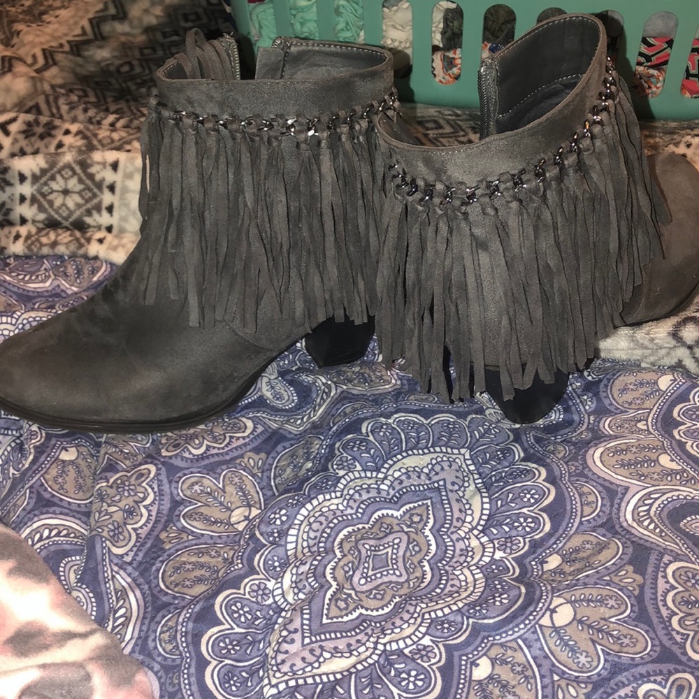 Fringed Dumas booties w/ heel